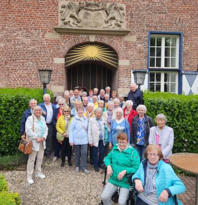 09.05.2023 Besuch eines Spargelhofes in Walbeck, Spargelbuffet im Schloss und danach Fhrung durch Kevelaer