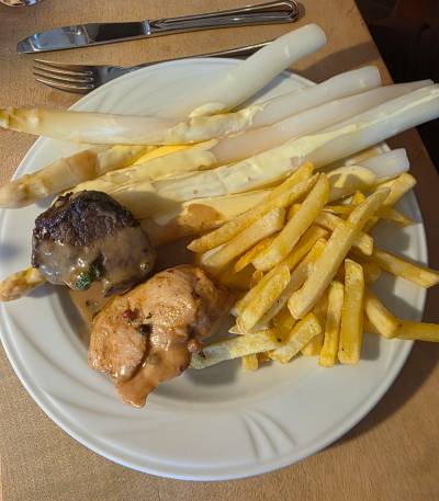 28.05.2025
Spargelessen bei Bauer Sdfeld